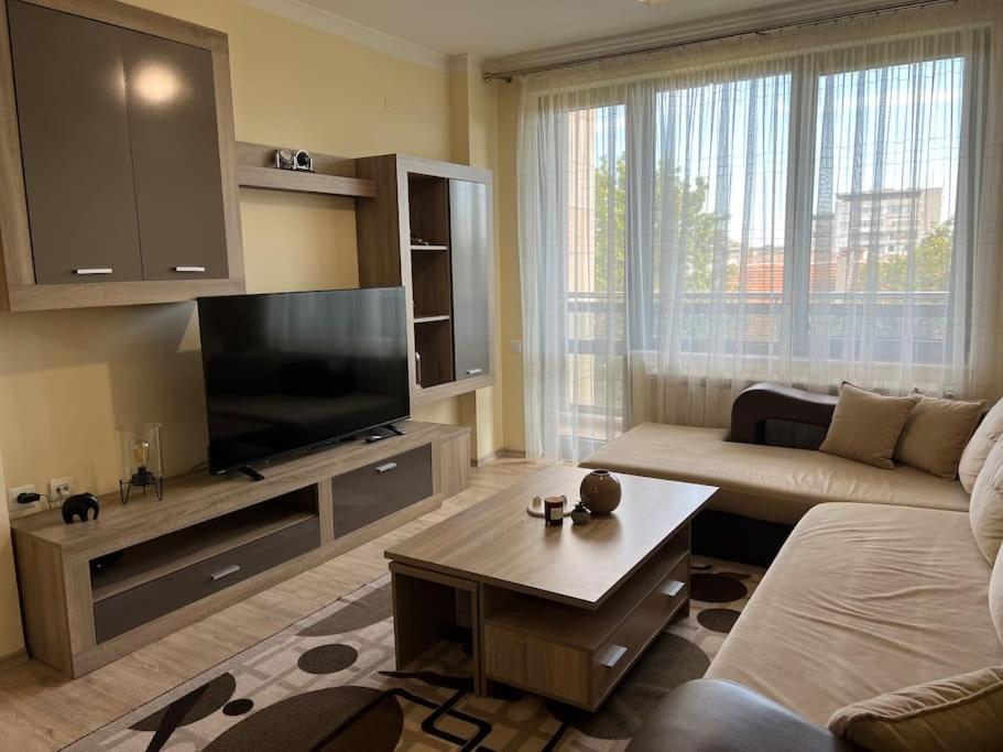 Cozy Apartment - Free Parking Plovdiv Eksteriør billede